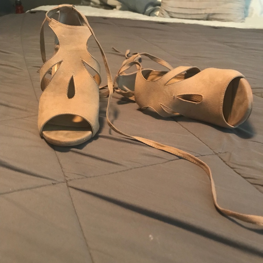 Express tie up beige heel
